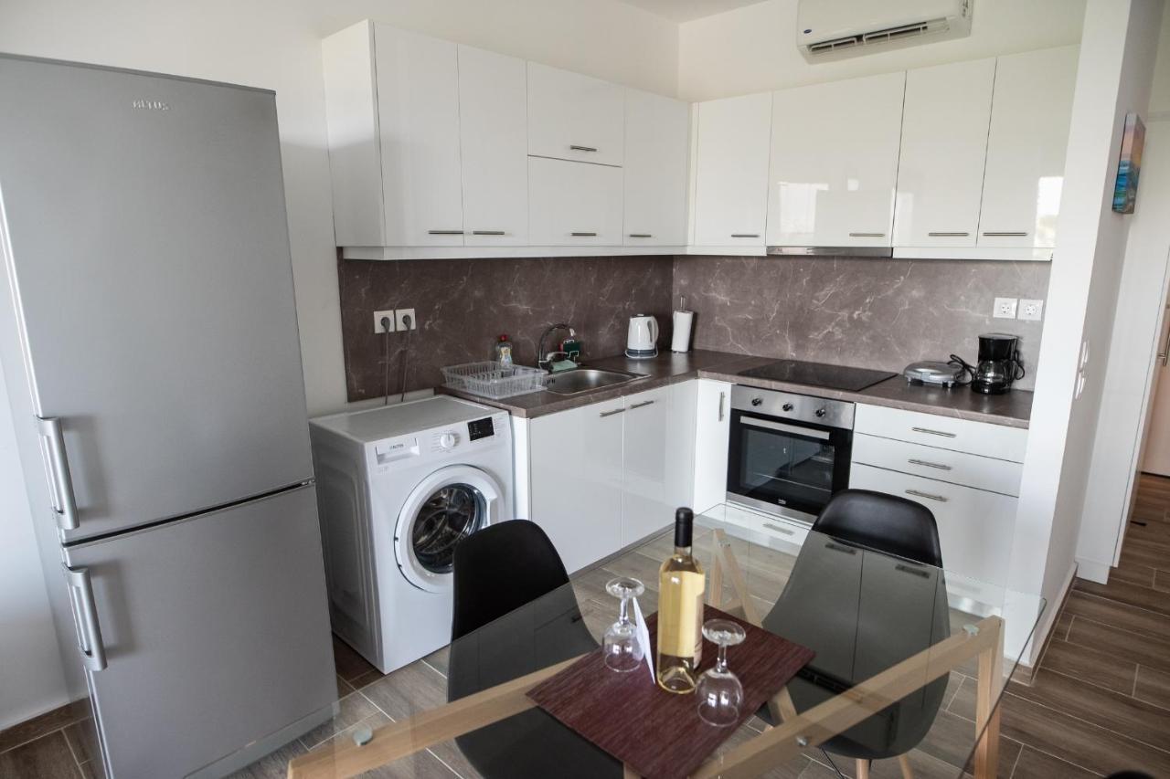 Cozy Apartment In Palaio Faliro With A Great View Atene Esterno foto